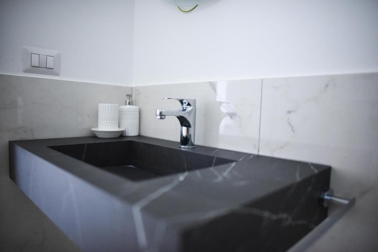 Corso Vittorio Elegant Suites Lipari Экстерьер фото